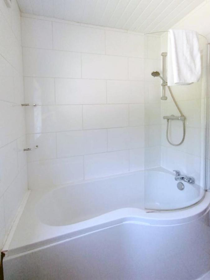 Cozy 4 Bedroom House In Smethwick With 4 Bathrooms Perfect For Contractors And Families Бирмингам Екстериор снимка
